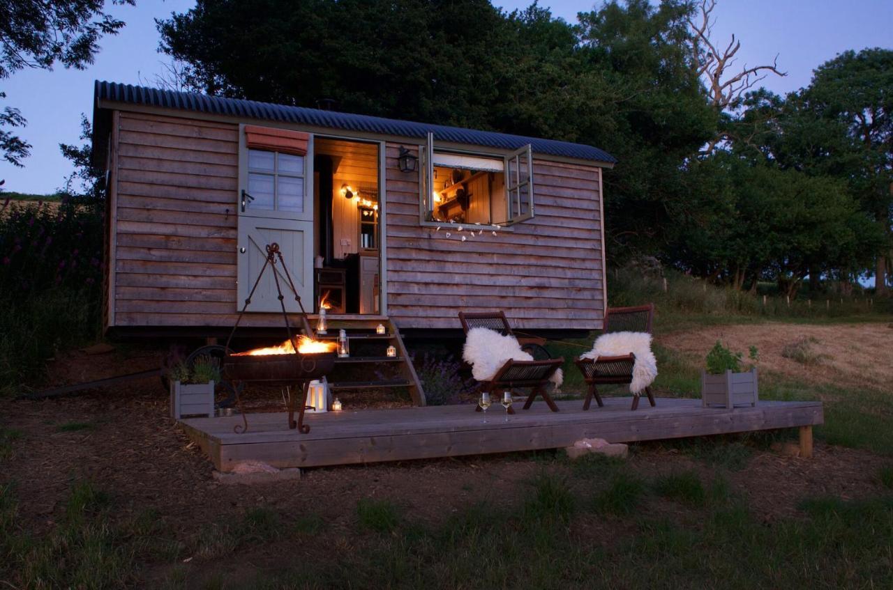 Tilbury Shepherd Huts With Hot Tubs Plus Holiday Cottages West Bagborough Exterior photo