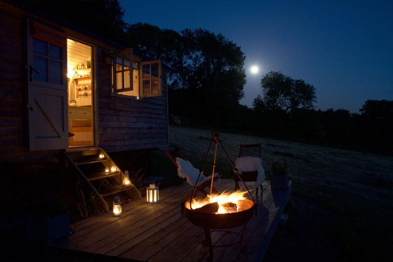 Tilbury Shepherd Huts With Hot Tubs Plus Holiday Cottages West Bagborough Exterior photo