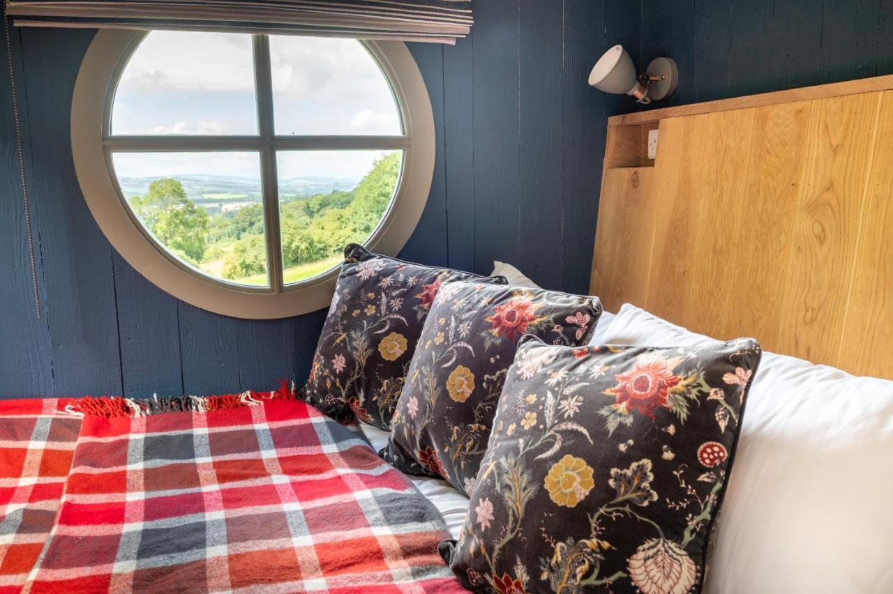 Tilbury Shepherd Huts With Hot Tubs Plus Holiday Cottages West Bagborough Exterior photo