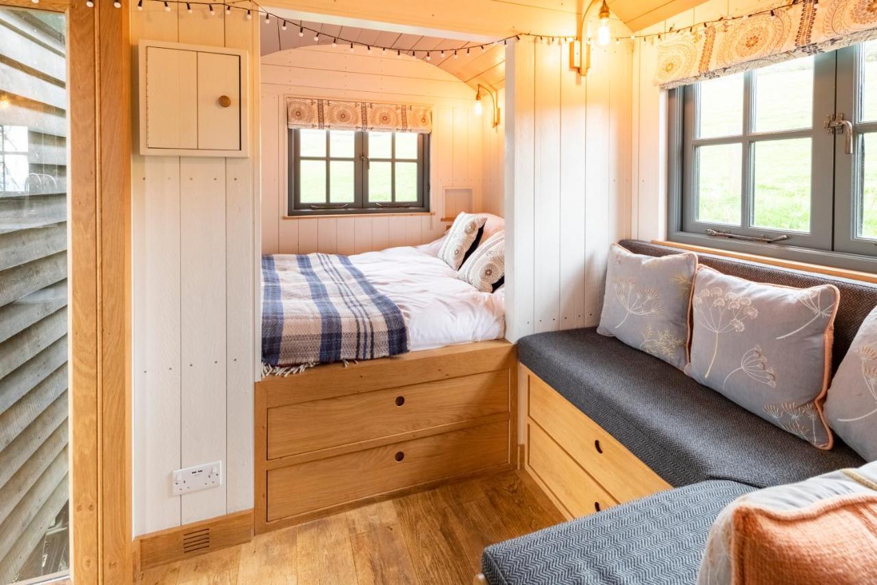 Tilbury Shepherd Huts With Hot Tubs Plus Holiday Cottages West Bagborough Exterior photo