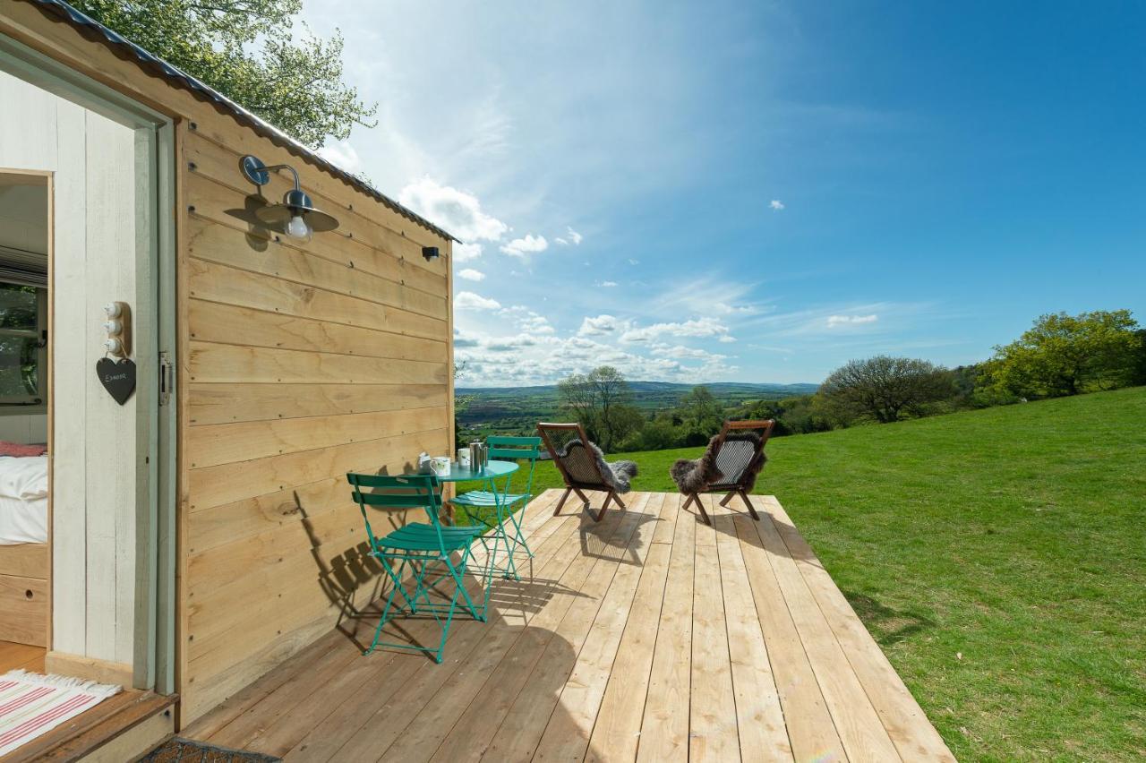 Tilbury Shepherd Huts With Hot Tubs Plus Holiday Cottages West Bagborough Exterior photo