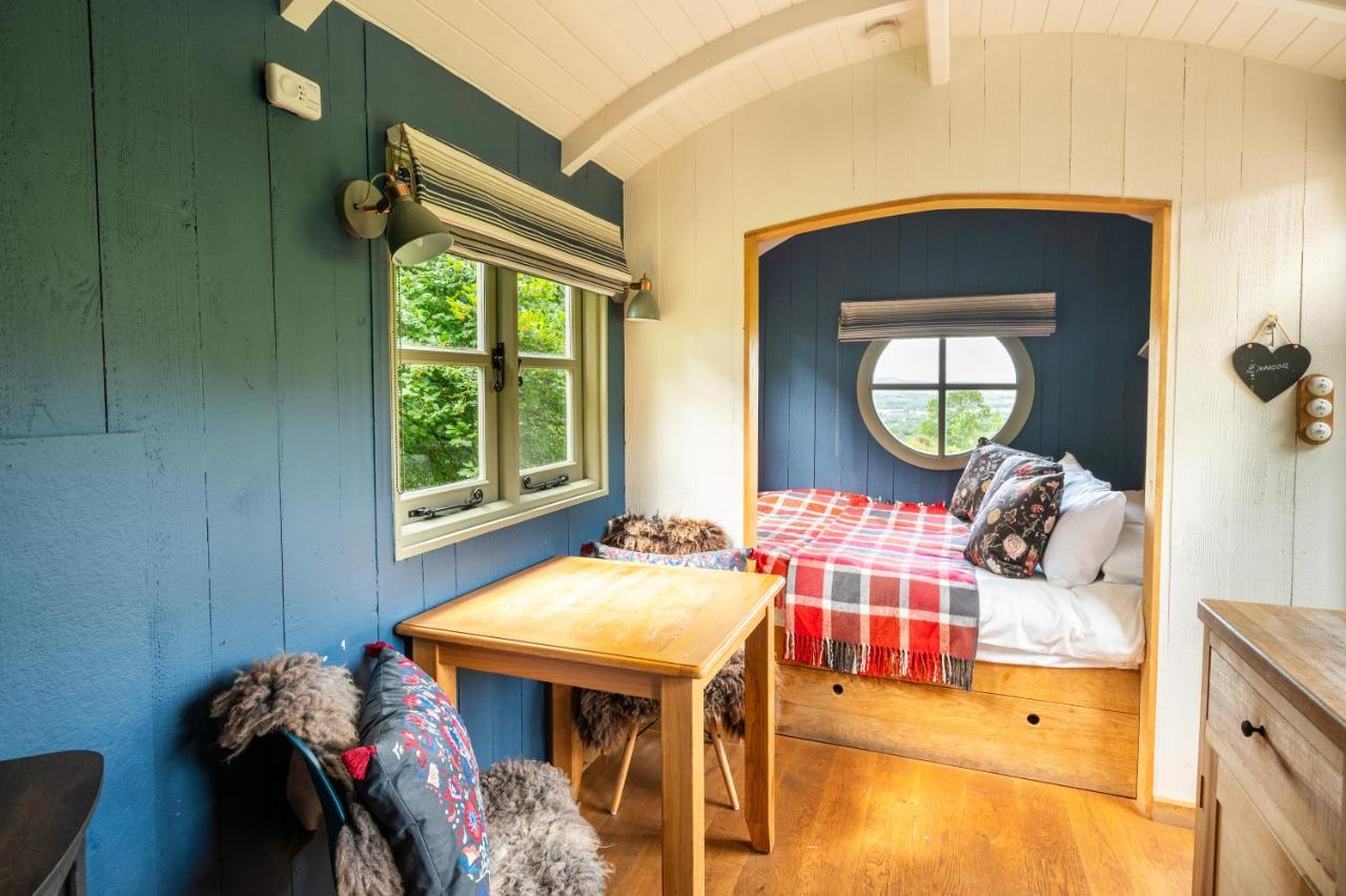 Tilbury Shepherd Huts With Hot Tubs Plus Holiday Cottages West Bagborough Exterior photo