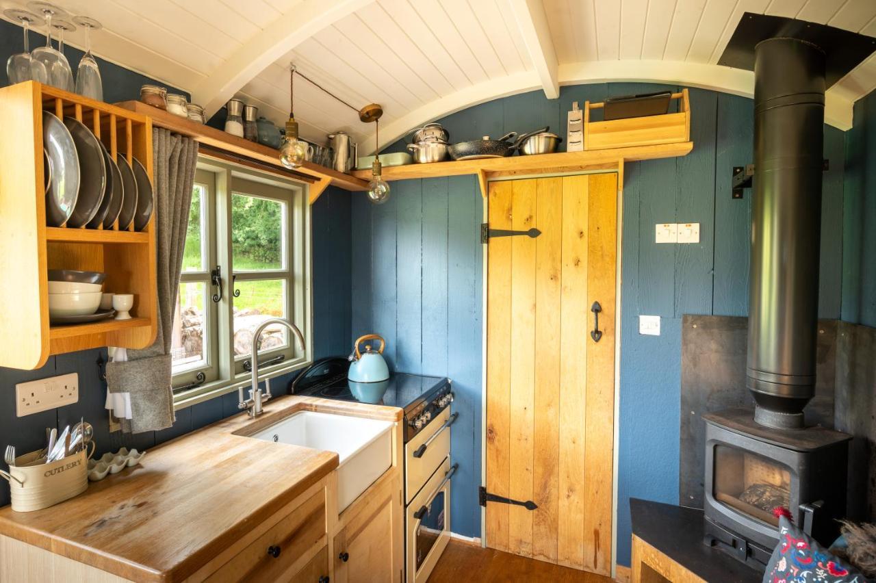 Tilbury Shepherd Huts With Hot Tubs Plus Holiday Cottages West Bagborough Exterior photo