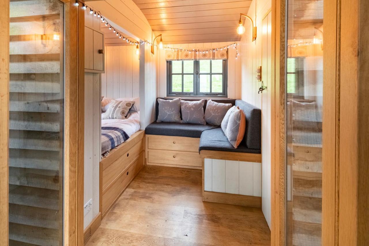 Tilbury Shepherd Huts With Hot Tubs Plus Holiday Cottages West Bagborough Exterior photo